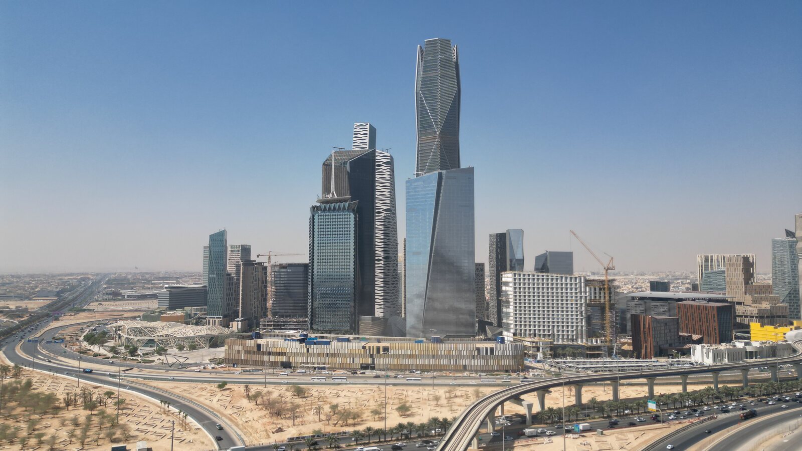 خدمات التصوير والمسح الجوي لقطاع الأعمال والمشاريع الكبرى