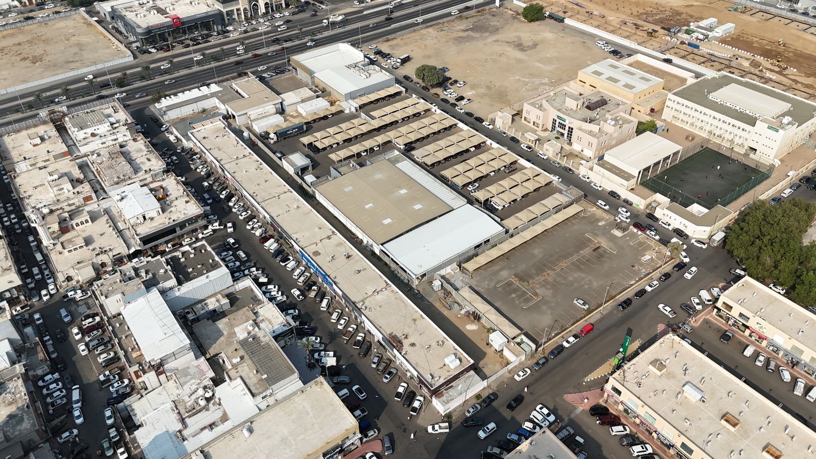 تصوير جوي لمشروع العزيزية التجاري في جدة لصالح مكتب الخطيب
